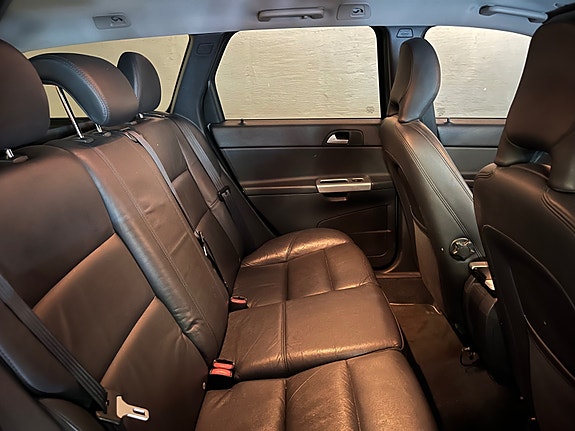 Volvo V50 25 of 27