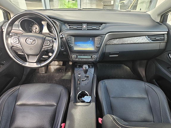 Toyota Avensis 7 of 14