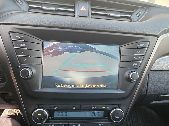Toyota Avensis 10 of 14
