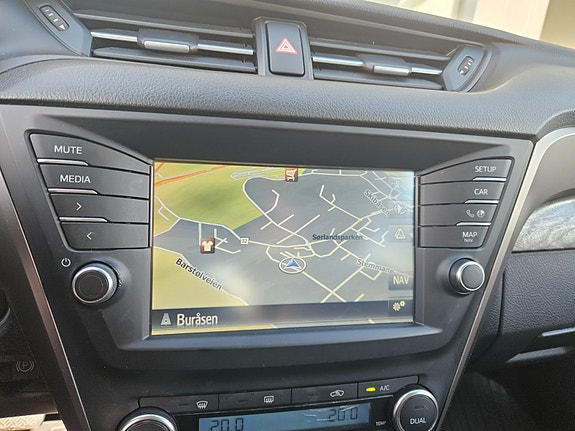 Toyota Avensis 9 of 14