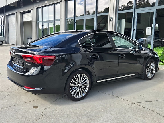 Toyota Avensis 4 of 14