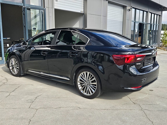 Toyota Avensis 3 of 14