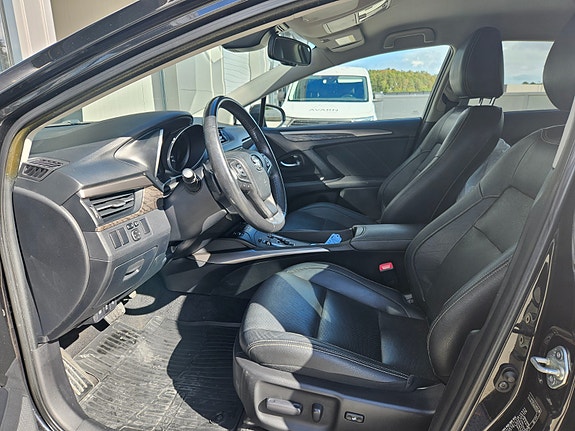 Toyota Avensis 8 of 14