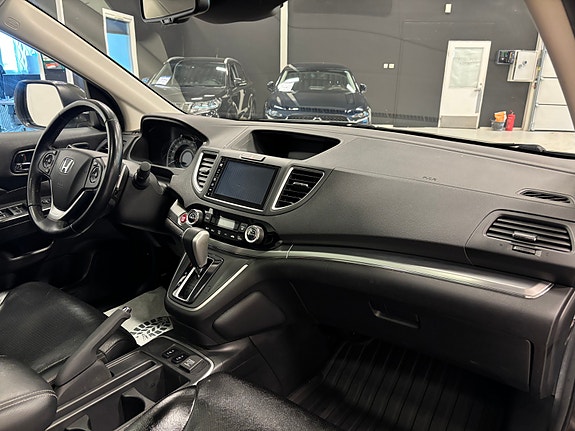 Honda CR-V 13 of 29