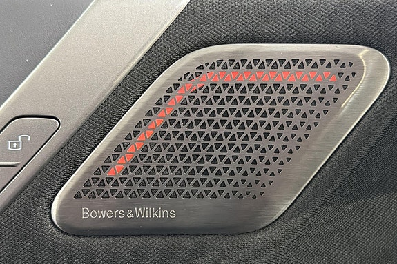 BMW iX 23 of 28