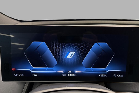 BMW iX 14 of 28
