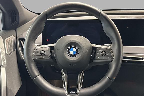 BMW iX 13 of 28