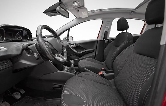 Peugeot 208 9 of 19