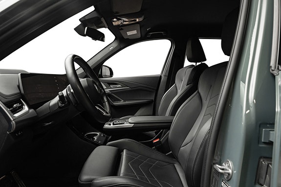 BMW iX1 10 of 29