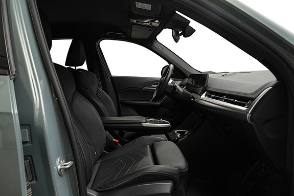 BMW iX1 12 of 29