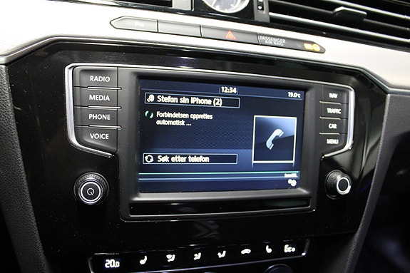 Volkswagen Passat 17 of 20