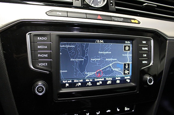 Volkswagen Passat 16 of 20