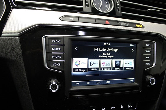 Volkswagen Passat 13 of 20