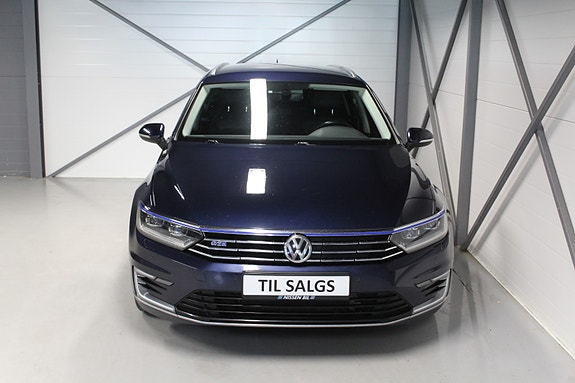 Volkswagen Passat 3 of 20