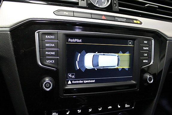 Volkswagen Passat 14 of 20