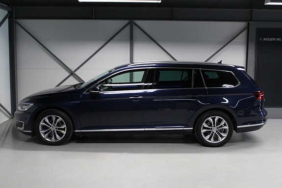 Volkswagen Passat 4 of 20