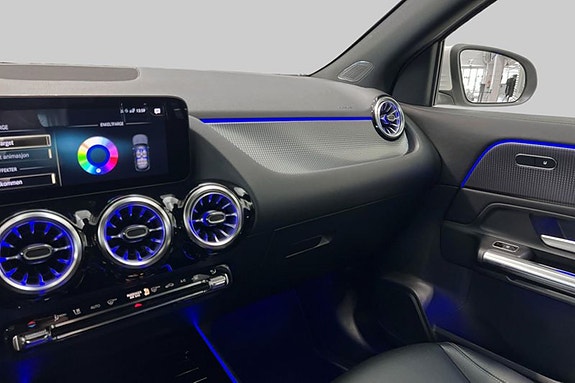 Mercedes-Benz EQA250 16 of 21
