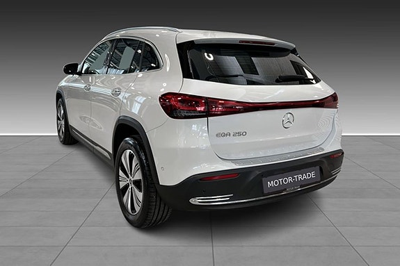 Mercedes-Benz EQA250 5 of 21
