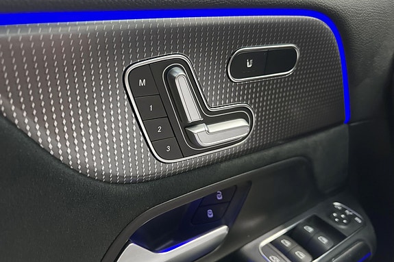 Mercedes-Benz EQA350 15 of 22