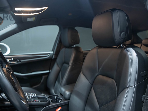 Porsche Macan 7 of 22