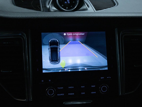 Porsche Macan 21 of 22