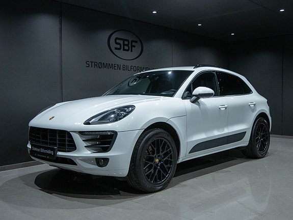 Porsche Macan 3 of 22