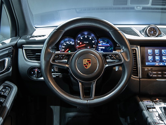 Porsche Macan 14 of 22