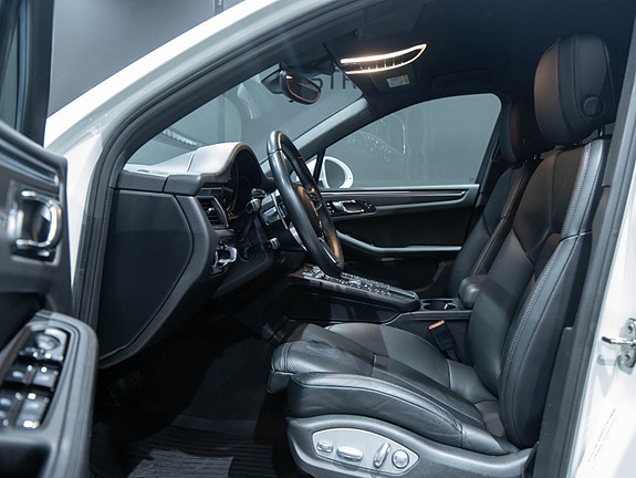 Porsche Macan 6 of 22
