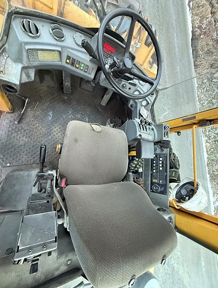 Volvo L50B 8 of 10