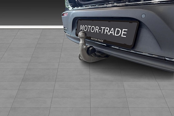 Mercedes-Benz EQA300 10 of 19