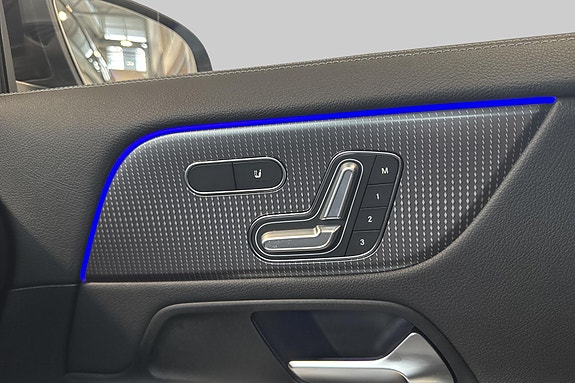 Mercedes-Benz EQA300 16 of 19