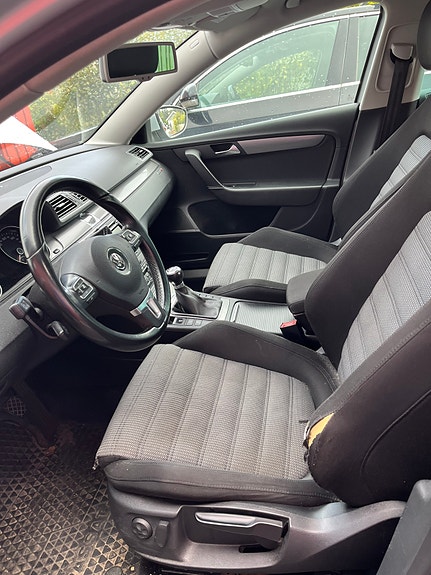 Volkswagen Passat 9 of 11