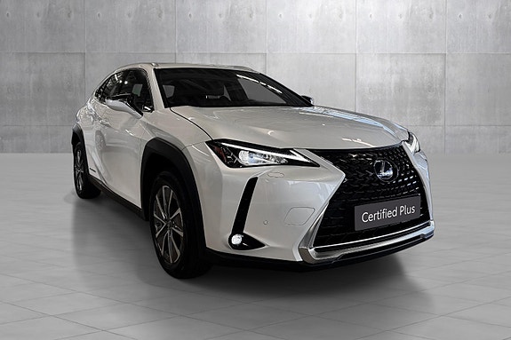 Lexus UX300e 7 of 25