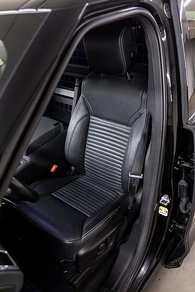 Land Rover Discovery 5 22 of 30