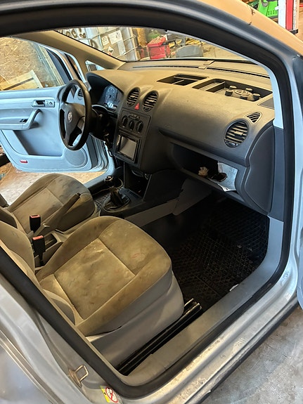 Volkswagen Caddy Maxi 9 of 11