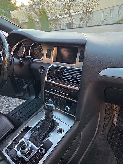 Audi Q7 12 of 17