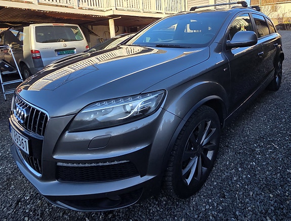 Audi Q7 4 of 17