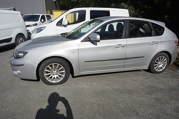 Subaru Impreza 2 of 9