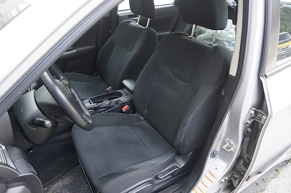 Subaru Impreza 6 of 9