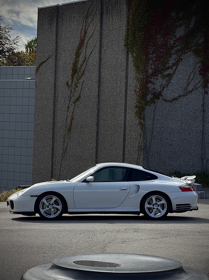 Porsche 911 4 of 26
