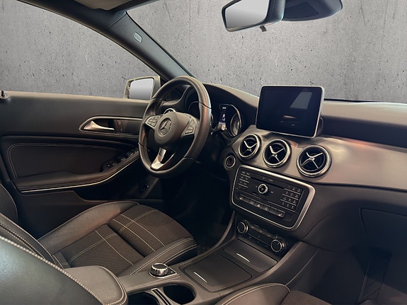 Mercedes-Benz CLA180 10 of 19