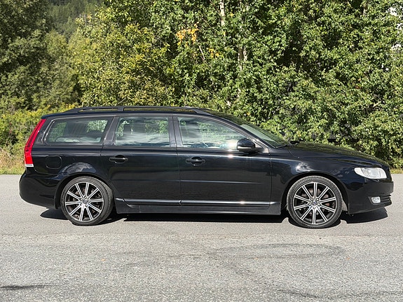 Volvo V70 7 of 18