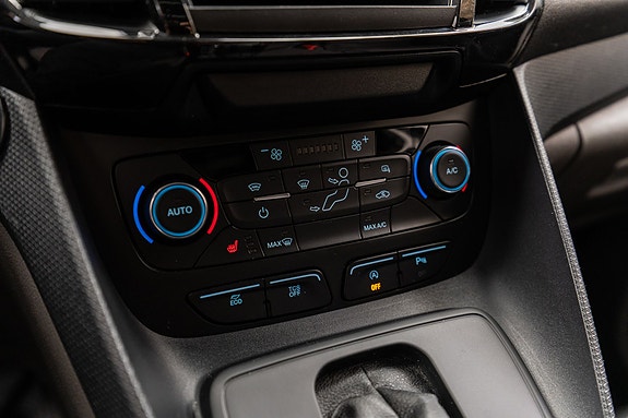 Ford Transit Connect 16 of 24