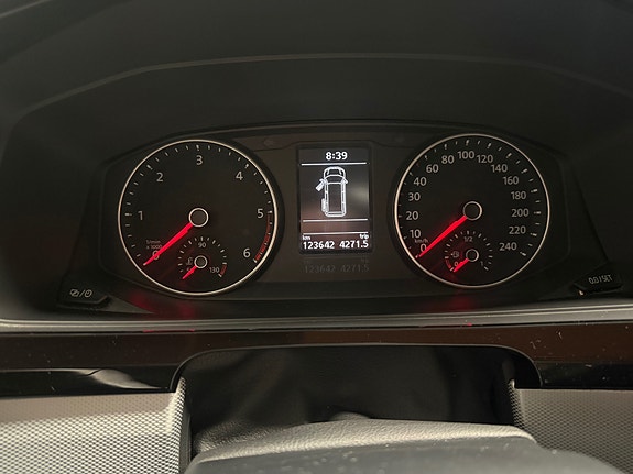 Volkswagen Caravelle 16 of 18