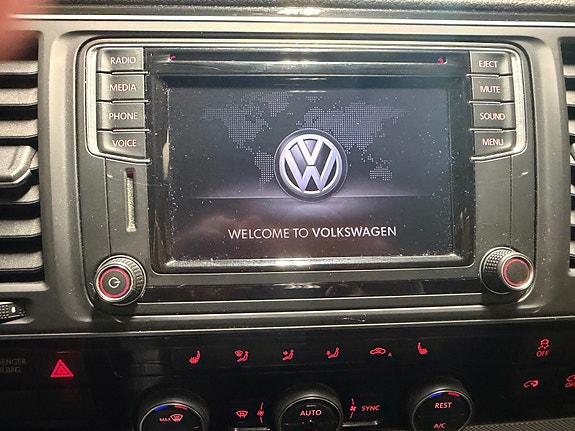 Volkswagen Caravelle 15 of 18