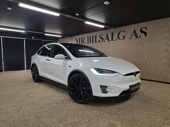 Tesla Model X 14 of 30