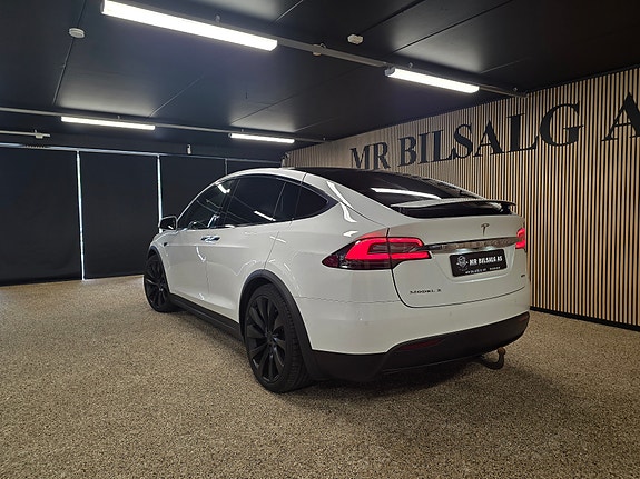 Tesla Model X 8 of 30
