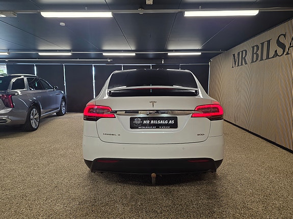 Tesla Model X 9 of 30
