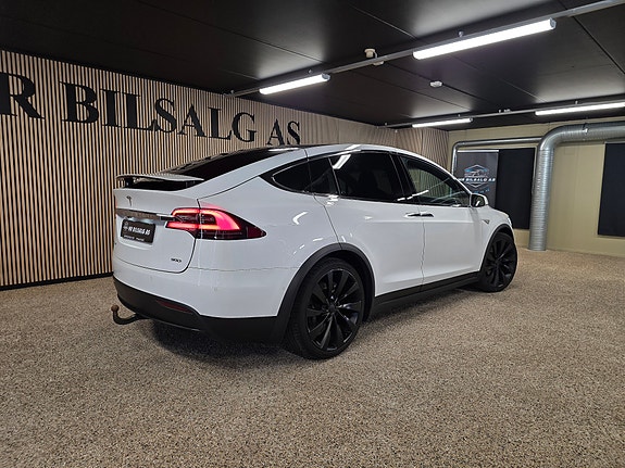 Tesla Model X 11 of 30