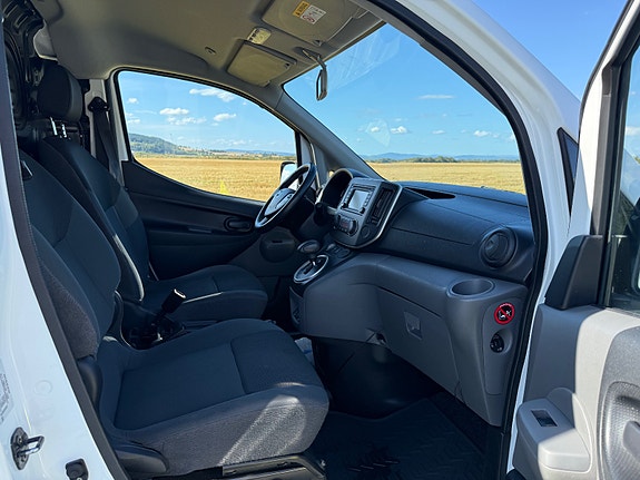 Nissan e-NV200 19 of 19